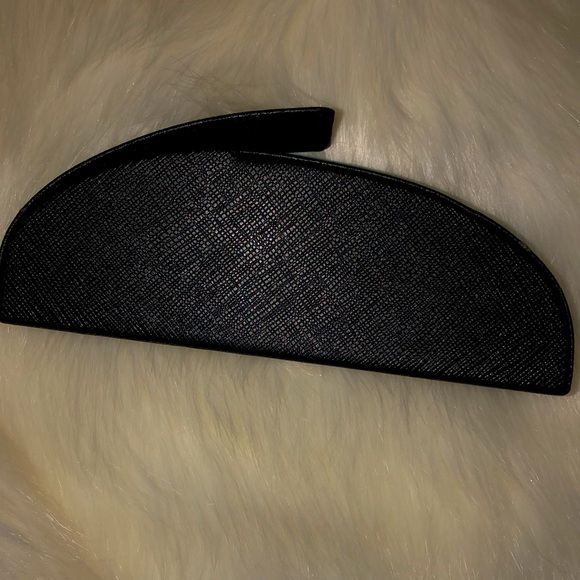 Prada 🕶 Case - Picture 3 of 3